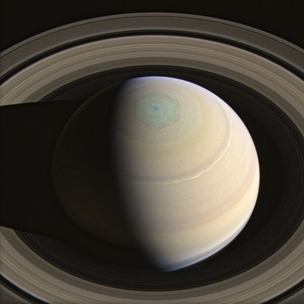 Потрясающие фотографии Сатурна