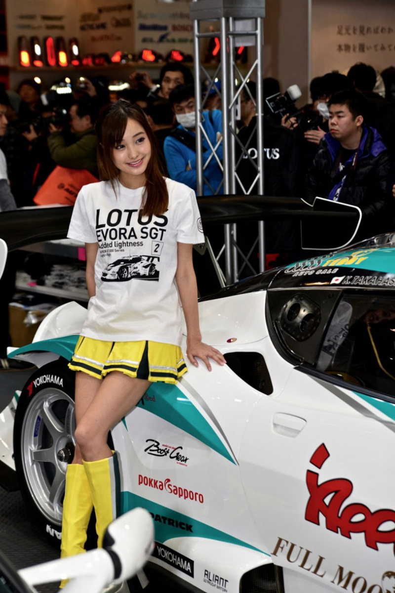 Красивые девушки токийского автосалона