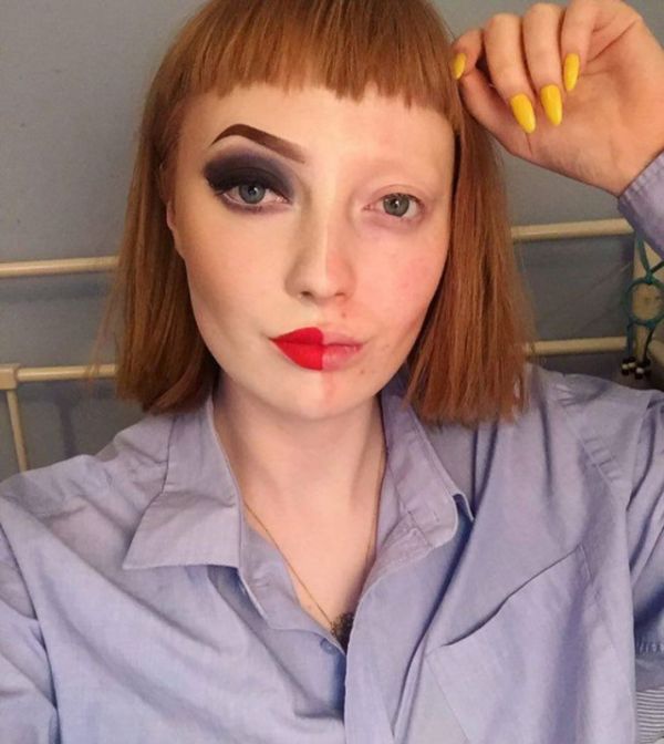 Любительница косметики поделилась своими фото без макияжа