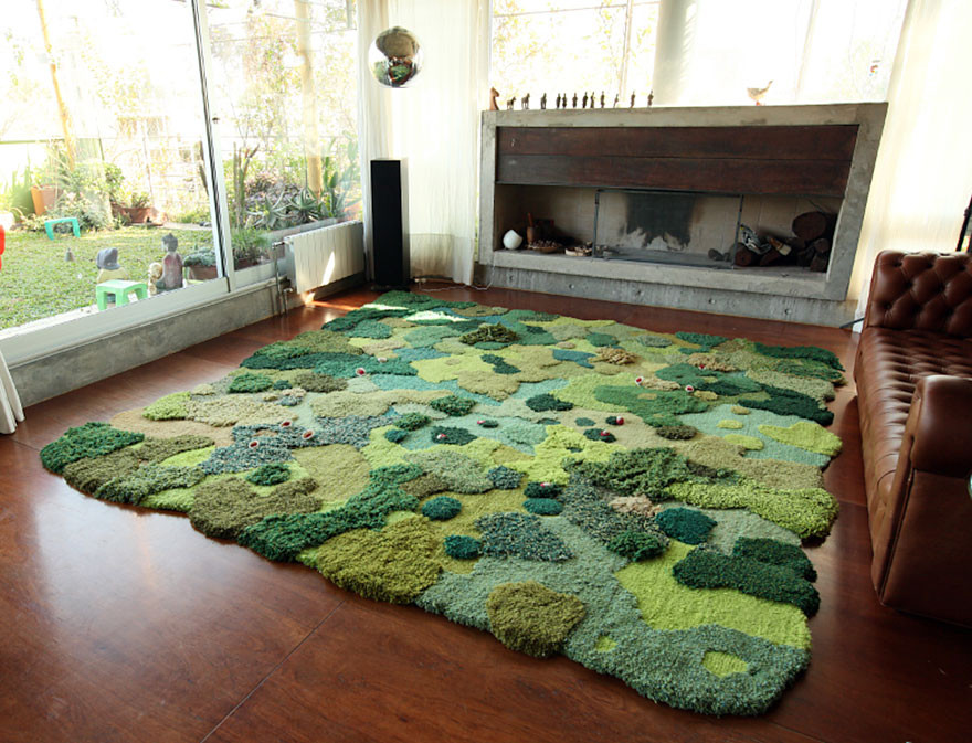 Необычные ковры: художница создает настоящие лесные поляны для пола