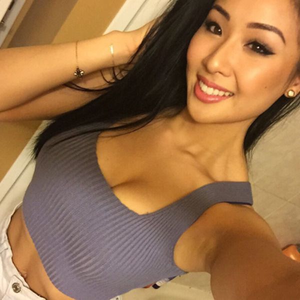 Красивые азиатские девушки