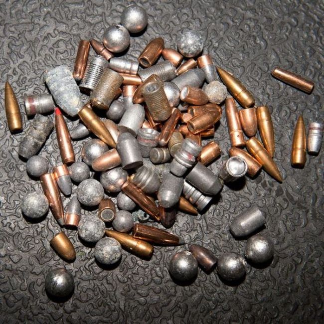 В доме умершего коллекционера оружия нашли внушительный боевой арсенал