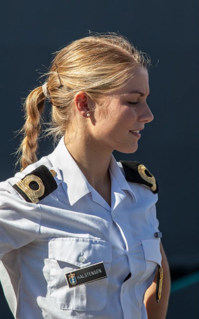 Блондинки в военной форме фото