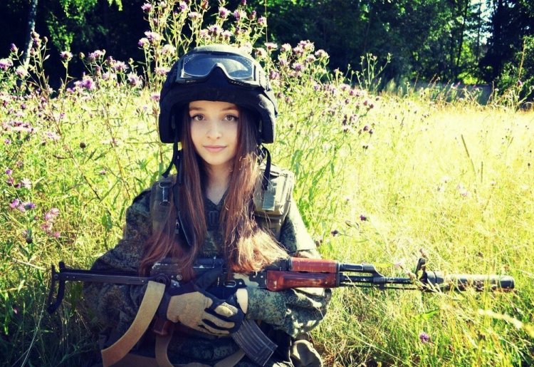 Фото Красивых Девушек В Форме Военной