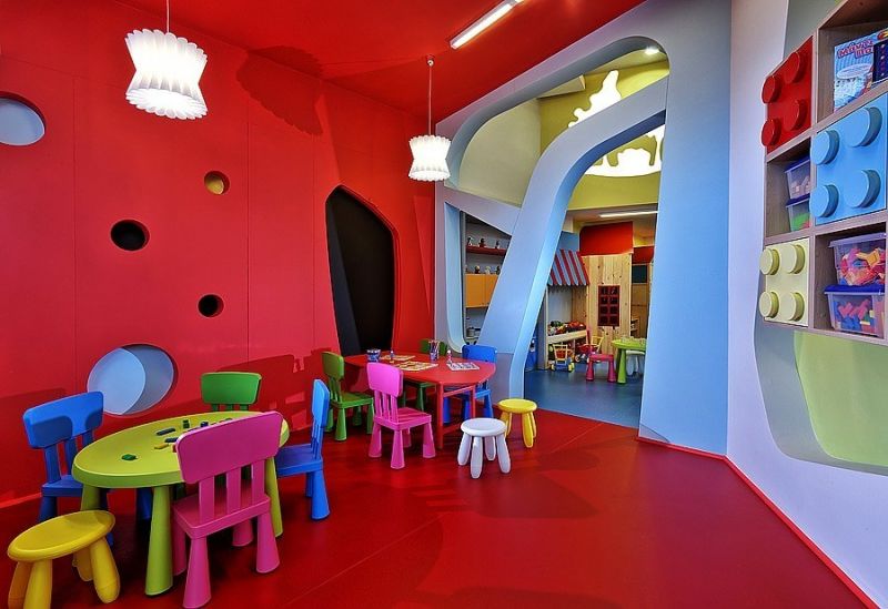 Детский сад в Греции, где интерьер как часть игры