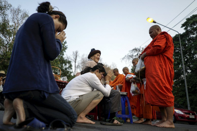 Как буддистские монахи Таиланда отметили праздник Макха Буча
