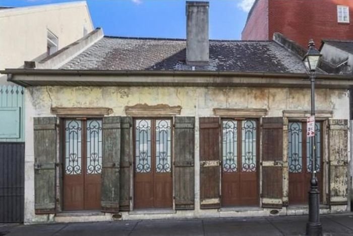 Необычный особняк Ленни Кравица продается за 1 миллион долларов