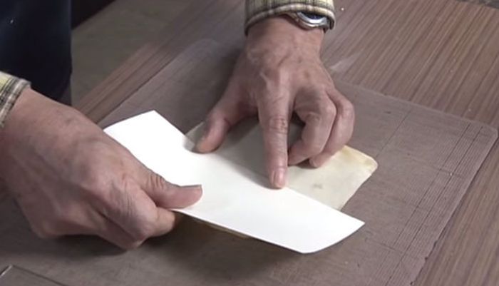 Японец 30 лет реставрирует старые книги