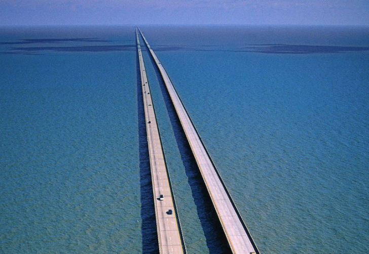 Самый длинный мост в мире – гордость Америки