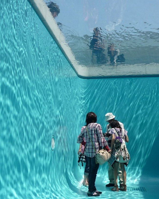 Бассейн-иллюзия от аргентинского художника