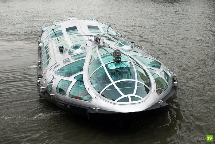 Космический речной трамвайчик в Японии