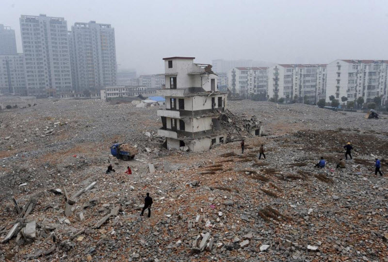 Дома в Китае, которые стали на пути строителей