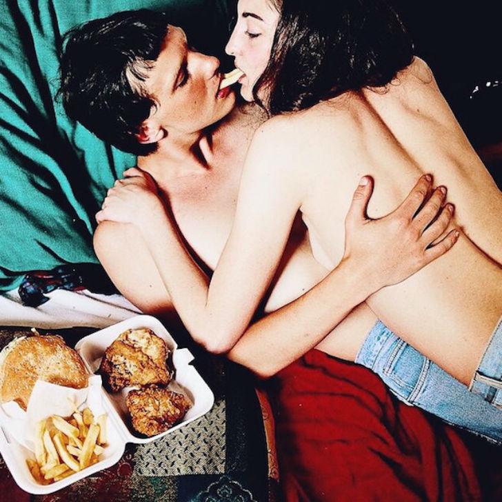 Секс и еда на вынос в провокационной серии фотографий