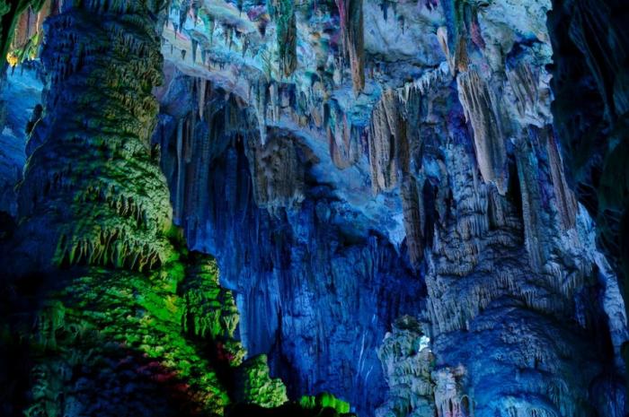 Живописная пещера Тростниковой флейты