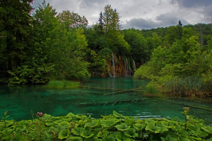 Потрясающие Плитвицкие озера в Хорватии