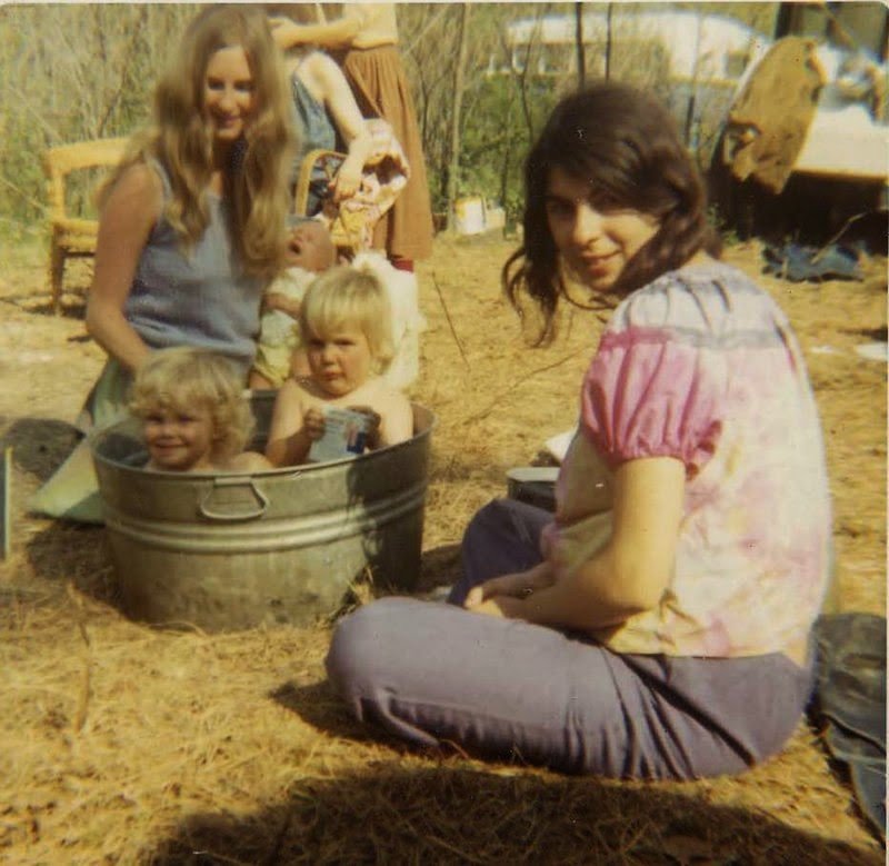 Редкие цветные фотографии общины американских хиппи 1970-х годов