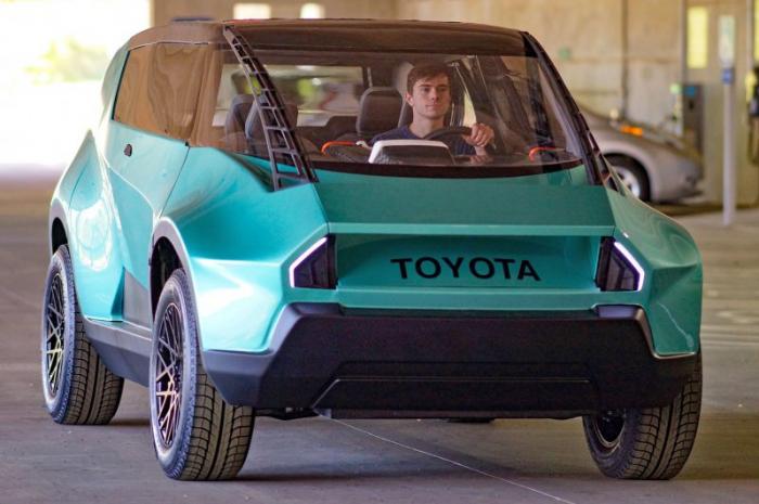 Необычный автомобиль Toyota uBox для современной молодежи