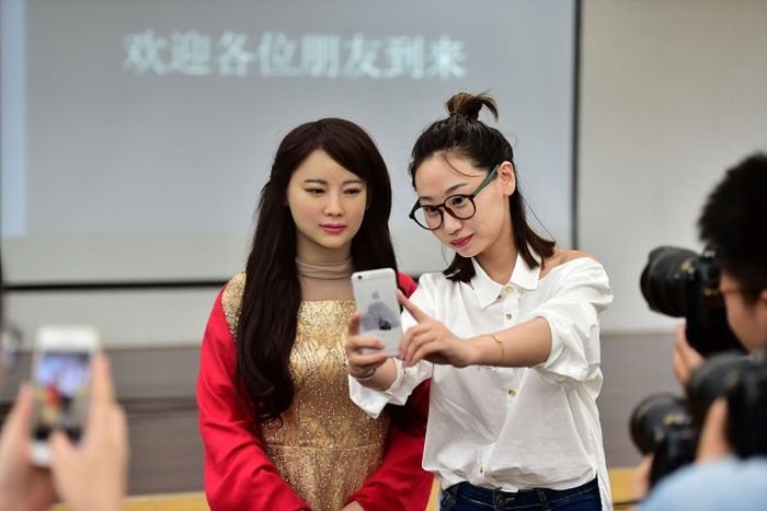 Китайцы представили нового робота-андроида Цзя Цзя