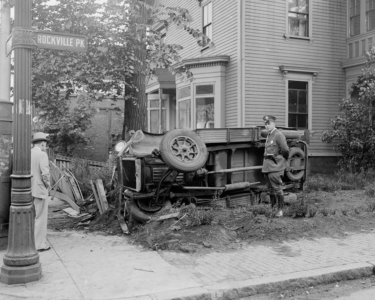Автомобильные аварии Бостона в 1930-х годах от фотографа Лесли Джонса