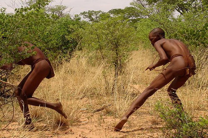 Дикое африканское племя Кунг, прославившееся мистическими ритуалами