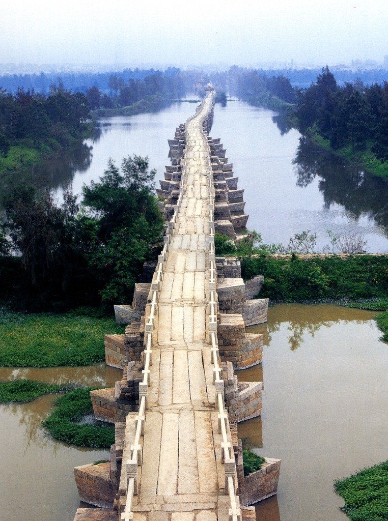 Самый длинный древний мост Аньпин в Китае
