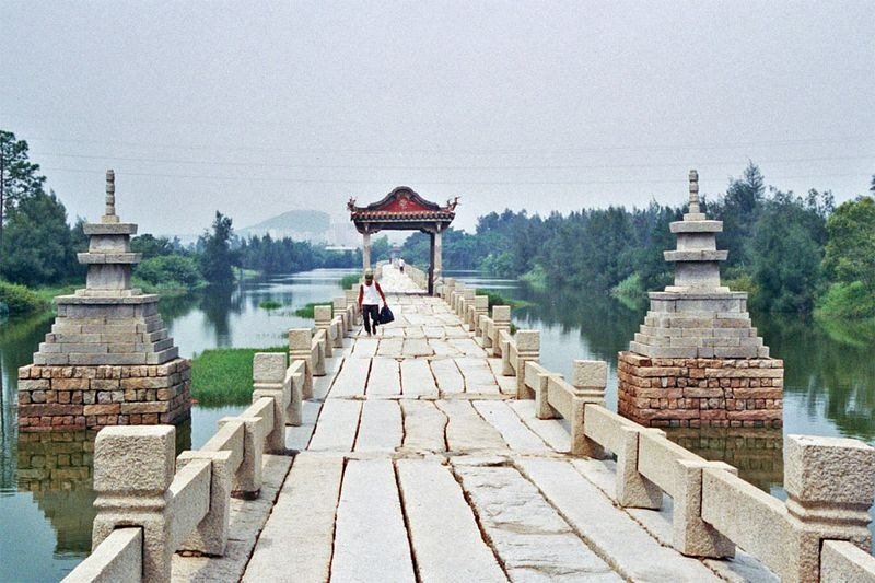 Самый длинный древний мост Аньпин в Китае