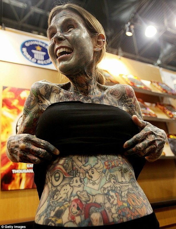 Самая татуированная женщина в мире