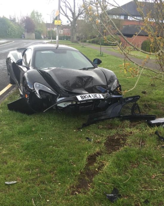 Хозяин McLaren 650S Spider разбил его спустя 10 минут после покупки