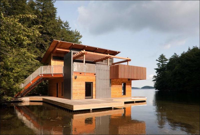 Дом на озере в Канаде