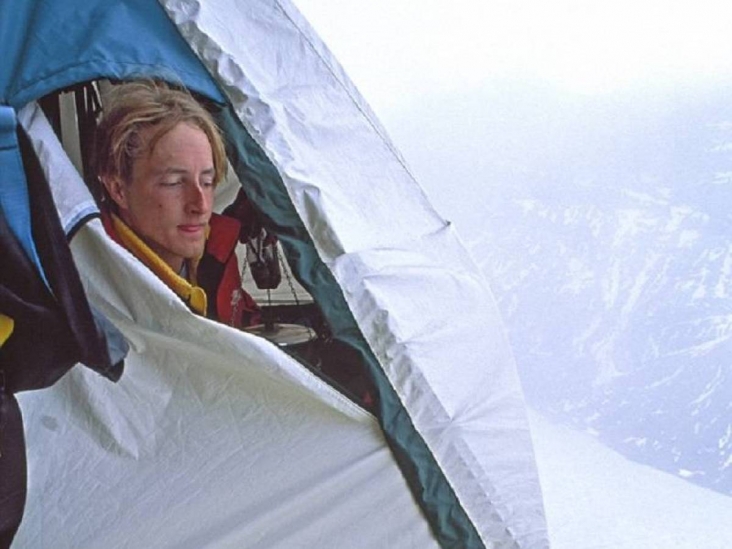 Как скалолазы спят в горах