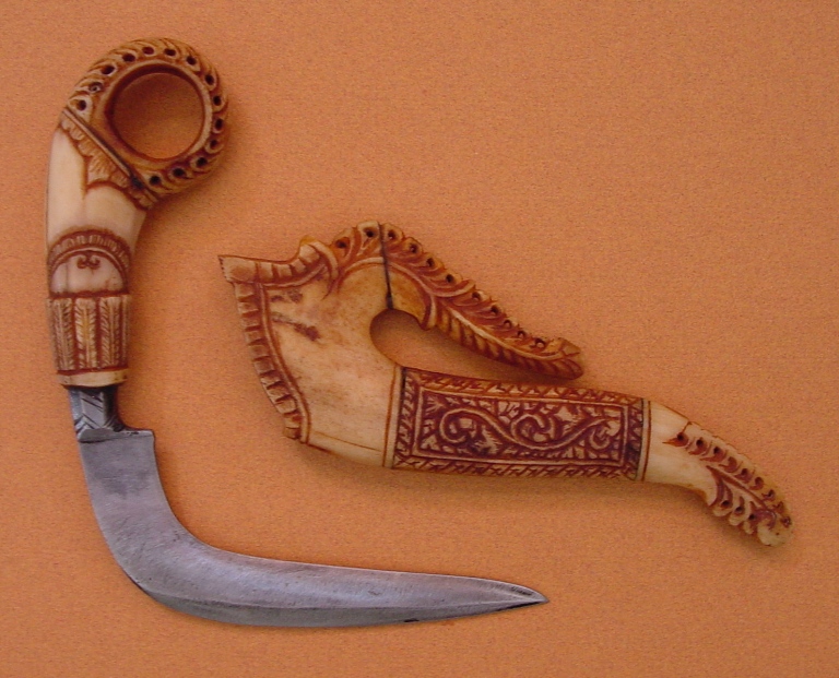 Древние ножи разных народов мира