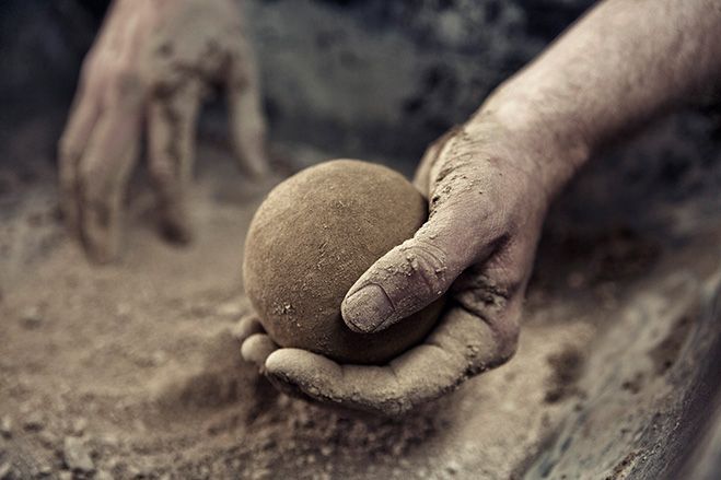 Искусство создания идеальных шаров из грязи