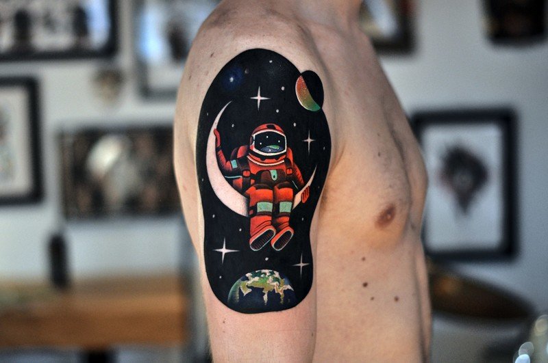 Значение татуировки с космосом