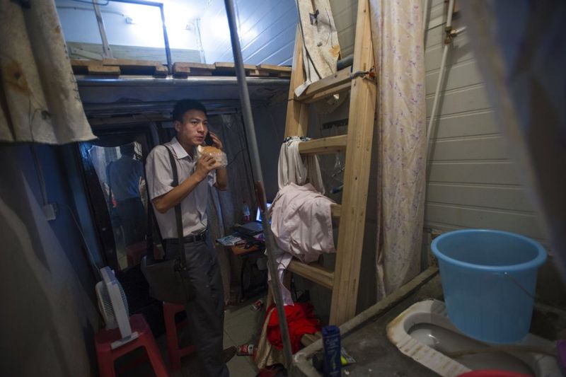 Особенности китайской квартиры: душ, туалет и спальня в одной комнате