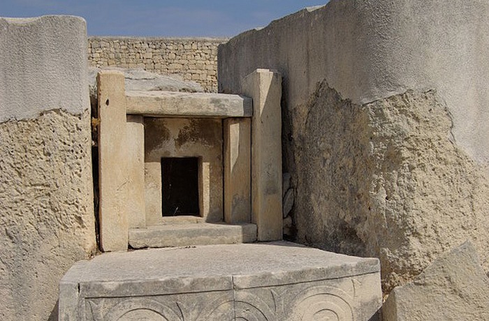 10 древних памятников архитектуры с неразгаданной историей