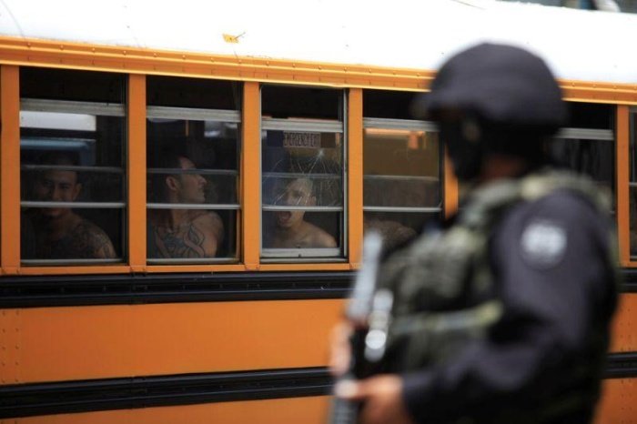 В Сальвадоре закрыли тюрьму из-за того, что не могли навести в ней порядок