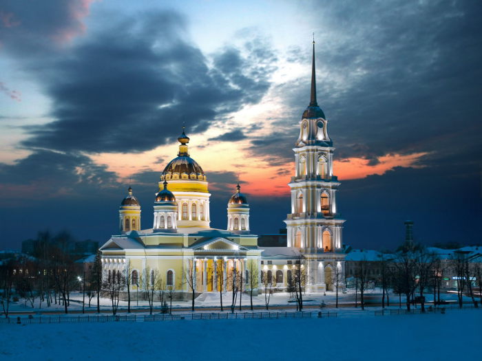 30 красивейших православных колоколен, со сверкающими золотыми куполами