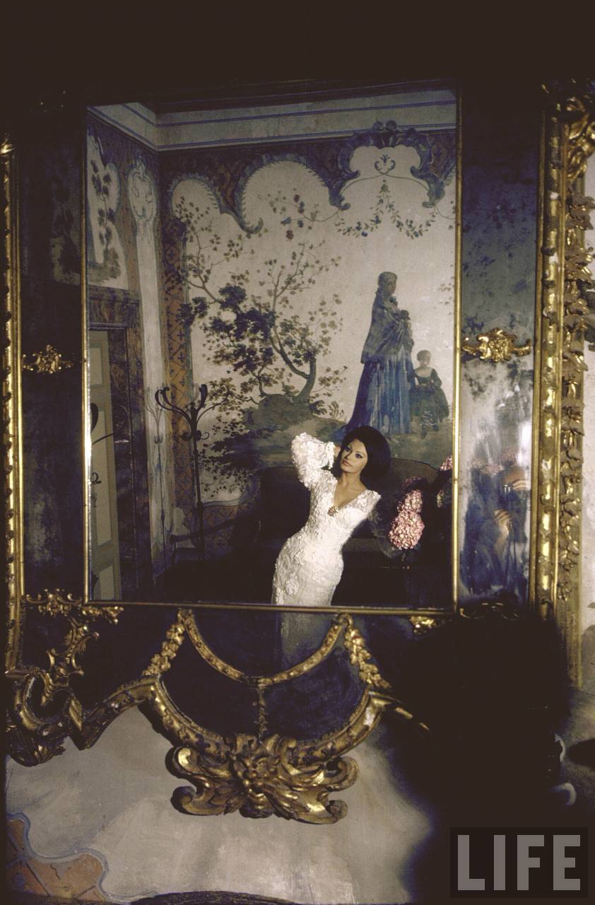 Неизвестные фото молодой Софи Лорен на шикарной вилле
