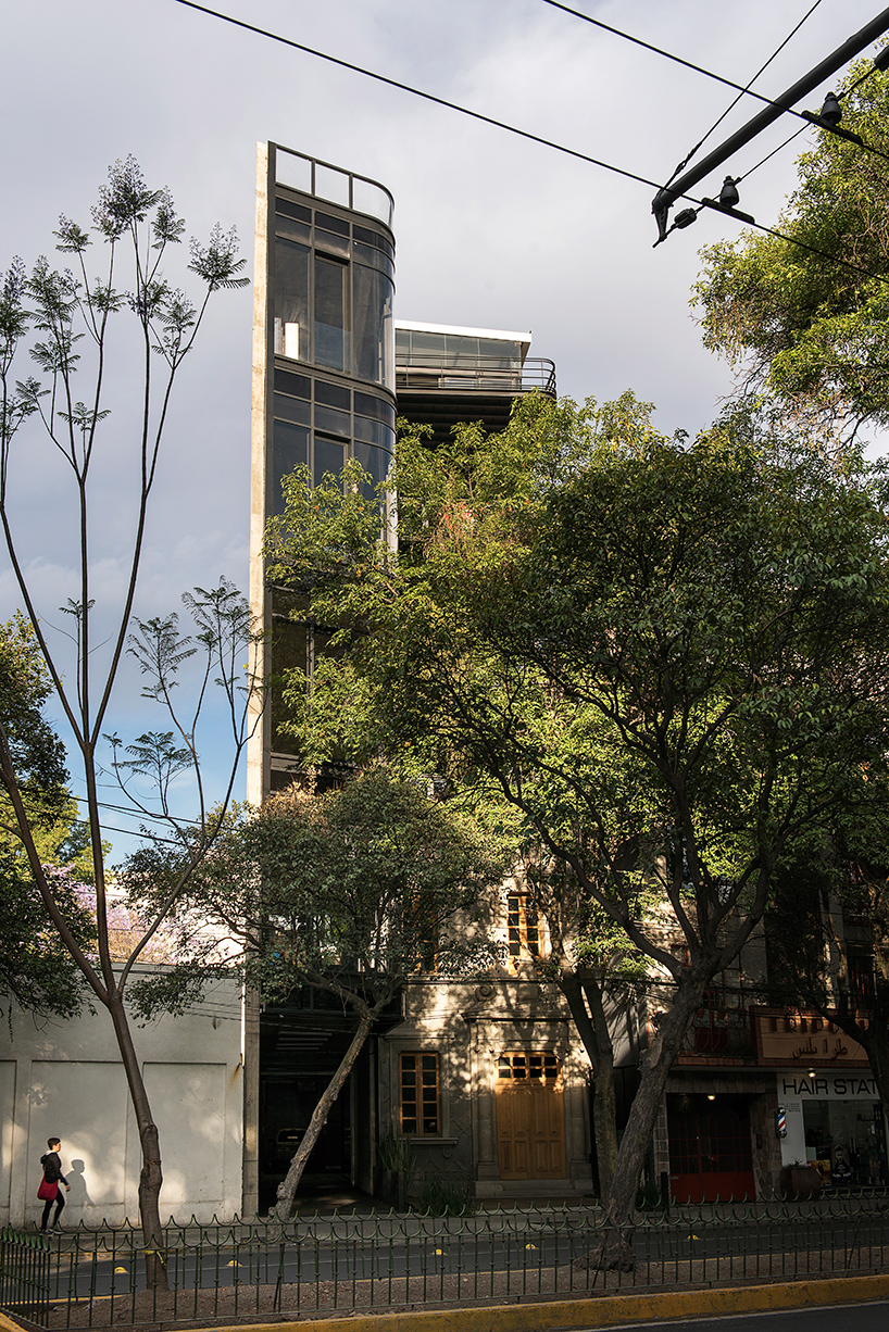 Офисное здание на базе исторического в Мехико