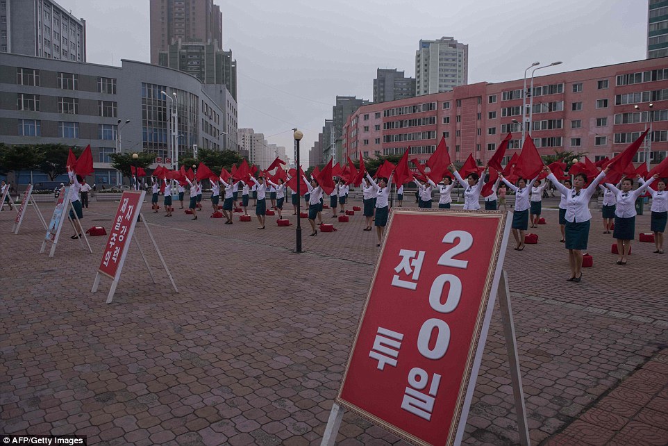 Корейцы отдыхают посредине ударной трудовой 200-дневки