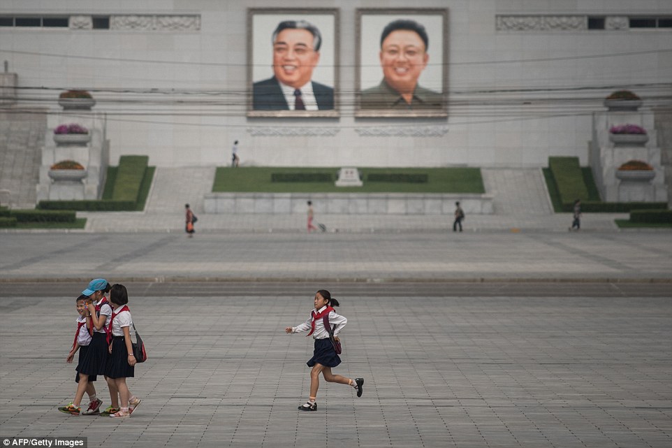 Корейцы отдыхают посредине ударной трудовой 200-дневки
