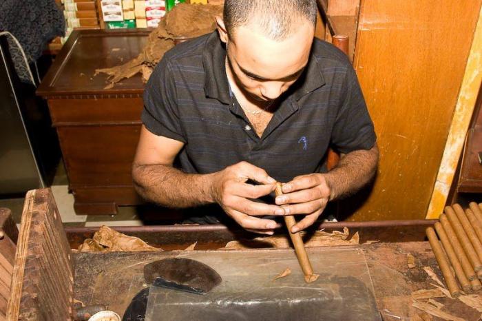 Как делают сигары на Доминикане