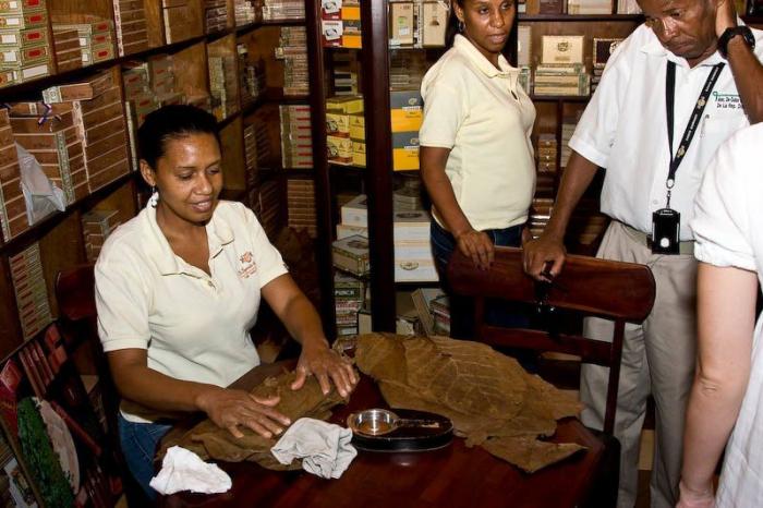 Как делают сигары на Доминикане