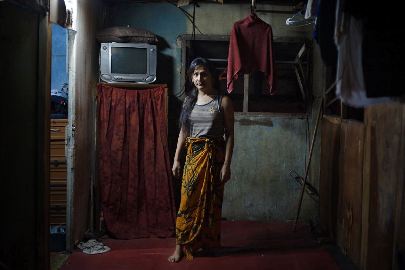 Трудовые будни трансгендерных проституток Индонезии