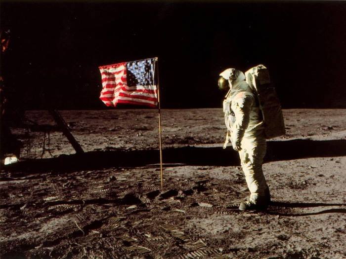Высадка американцев на Луне: афера века или факт