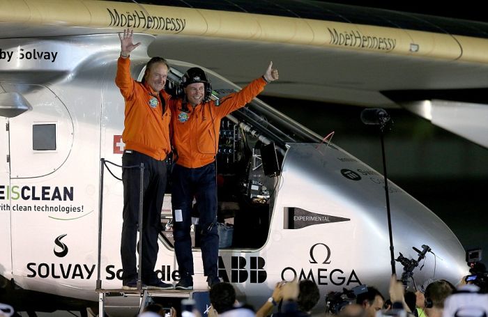 Solar Impulse 2 завершил кругосветный перелет