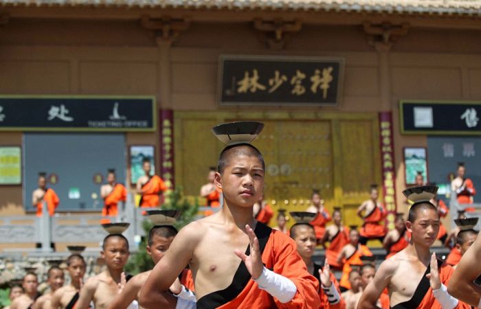 Тренировка юных монахов монастыря Шаолинь