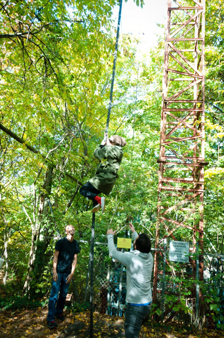 Итальянец в одиночку построил парк аттракционов в лесу