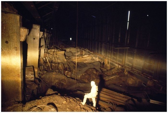 Мрачные фотографии из четвертого реактора ЧАЭС, сделанные в 1990 году