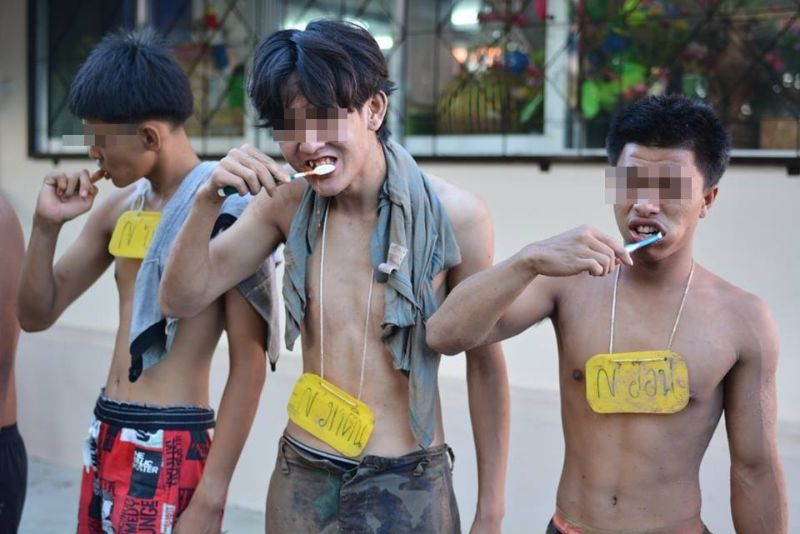 Посвящение тайских первокурсников в студенты